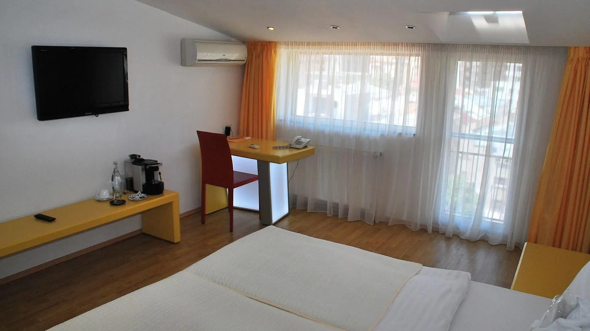 Christina Hotel Βουκουρέστι 4*,  Ρουμανία